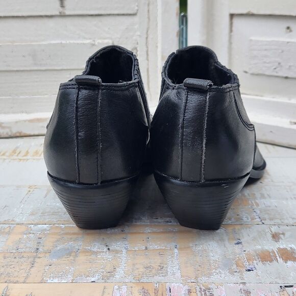 Zodiac Black Leather Ankle Booties - Picture 5 of 9